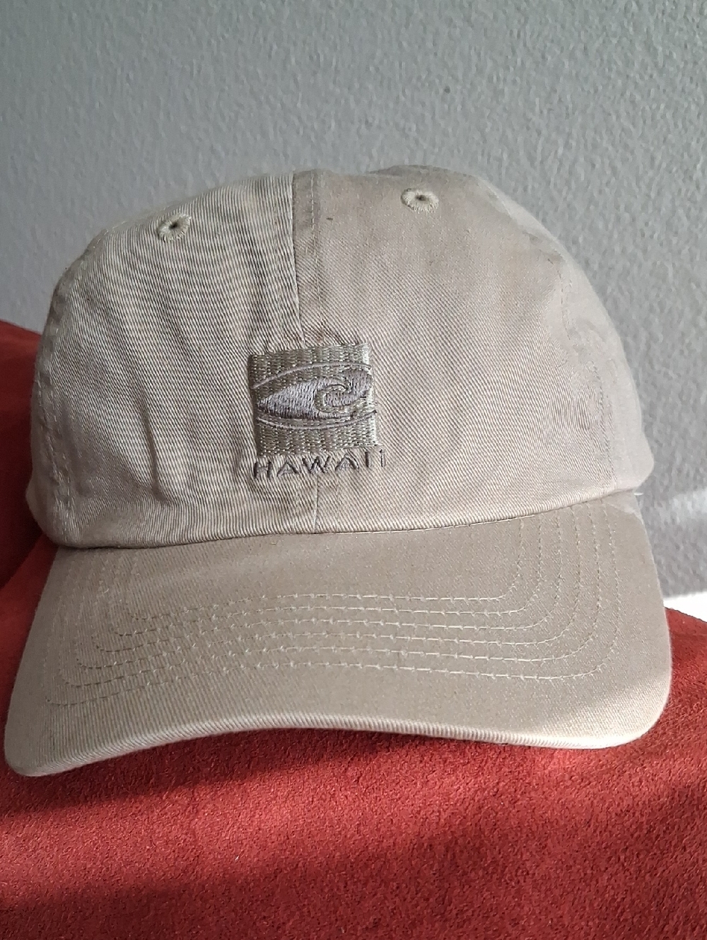 Hawaii Embroidered Golf Cap - Beige